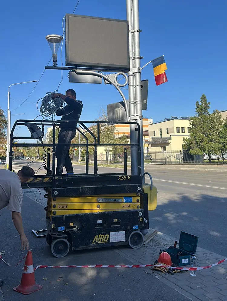 Outdoor P3.076 LED Pole Displays Project in Romania